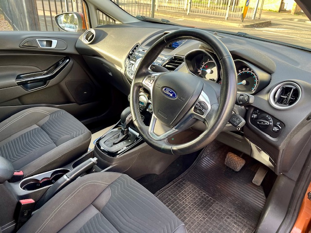 Ford Fiesta 1.6 Titanium powershift Euro 5